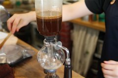 虹吸壶煮咖啡怎么做？和手冲咖啡的区别、星巴克虹吸做法一次讲清