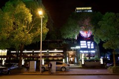 上海适合工作的咖啡馆怎么选？咖啡伦敦总店实测：插座要挑位、营业到凌晨2点