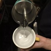 拉花技巧 | 咖啡师分享"融合"心得 ,如何练习拉花融合?