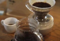 手冲咖啡和虹吸咖啡有什么区别？哪个更好喝、风味差异一次讲清