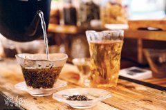 以咖啡起家的茶室靠谱吗？中环The Tea Academïcs手泡茶与大吉岭春摘红茶实测